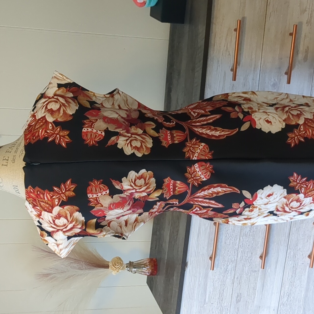 Floral Dress - Picture 3 of 4